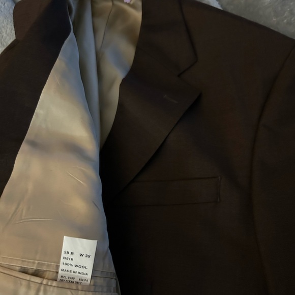 Classic Brown Men's Suit - Picture 2 of 4
